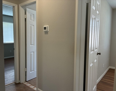 4211 Autumn Meadow Drive - Photo Thumbnail 16