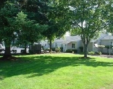 615 W Heintz St - Photo Thumbnail 4