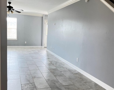 20035 Oland Way - Photo Thumbnail 4