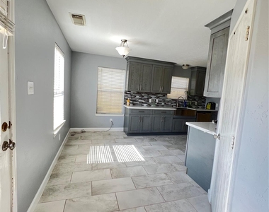 20035 Oland Way - Photo Thumbnail 8