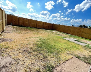 20035 Oland Way - Photo Thumbnail 10