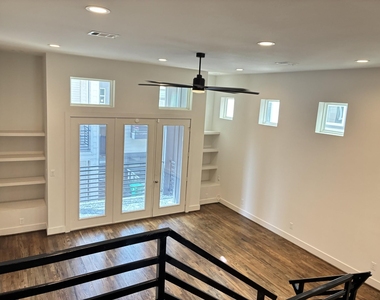 1535 W 24th Street - Photo Thumbnail 13