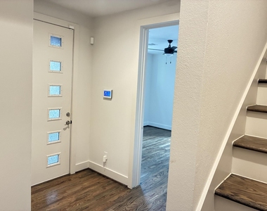 1535 W 24th Street - Photo Thumbnail 2