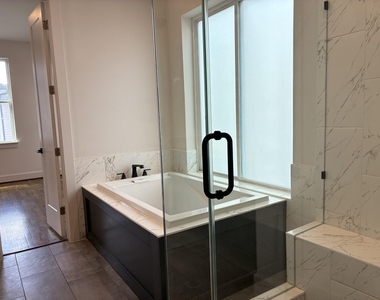 1535 W 24th Street - Photo Thumbnail 27