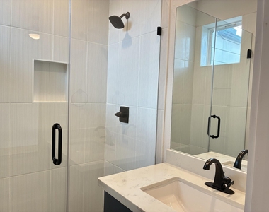 1535 W 24th Street - Photo Thumbnail 18