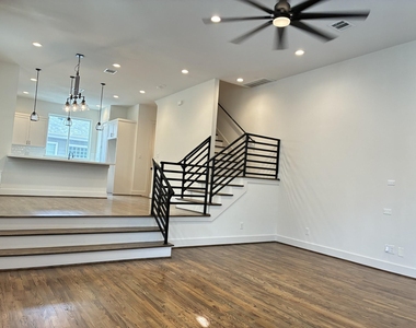 1535 W 24th Street - Photo Thumbnail 15