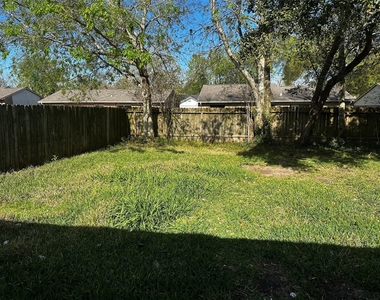 635 Jeff Davis - Photo Thumbnail 15