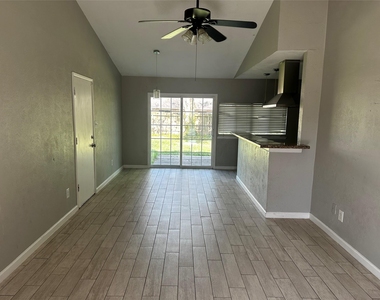 635 Jeff Davis - Photo Thumbnail 4