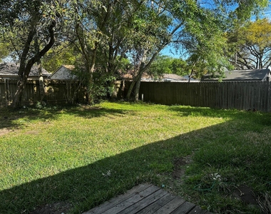 635 Jeff Davis - Photo Thumbnail 16