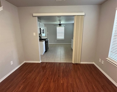 11010 View Pointe Lane - Photo Thumbnail 17
