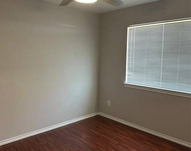 11010 View Pointe Lane - Photo Thumbnail 11