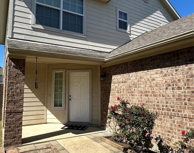 11010 View Pointe Lane - Photo Thumbnail 2