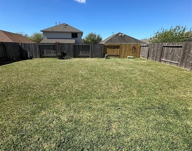 11010 View Pointe Lane - Photo Thumbnail 19