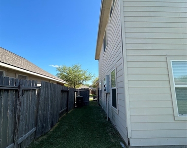 11010 View Pointe Lane - Photo Thumbnail 20