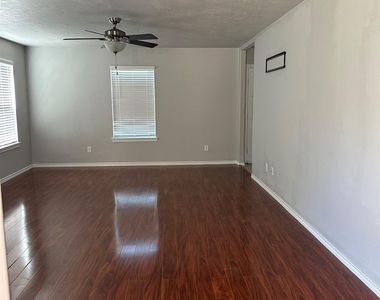11010 View Pointe Lane - Photo Thumbnail 4