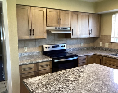 15831 Bazelbriar Lane - Photo Thumbnail 28