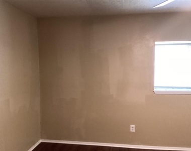 15831 Bazelbriar Lane - Photo Thumbnail 5