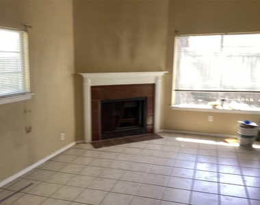 15831 Bazelbriar Lane - Photo Thumbnail 17