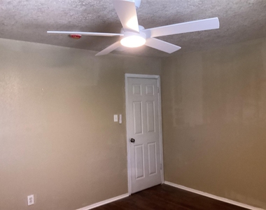 15831 Bazelbriar Lane - Photo Thumbnail 8