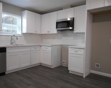 1547 Greenfield Road - Photo Thumbnail 3