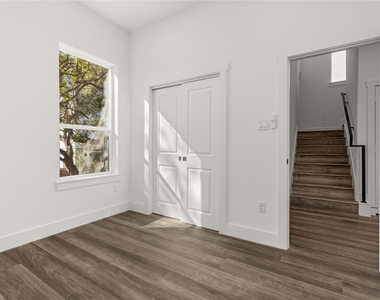 2707 Dennis Street - Photo Thumbnail 24