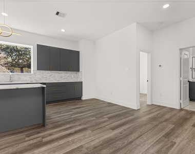 2707 Dennis Street - Photo Thumbnail 20