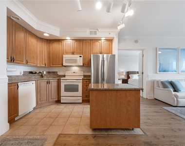2825 Palm Beach Boulevard - Photo Thumbnail 5