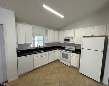 2614 Carol Place - Photo Thumbnail 3