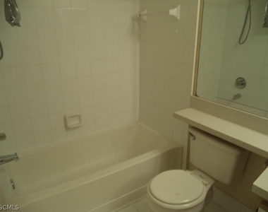 6330 Aragon Way - Photo Thumbnail 5