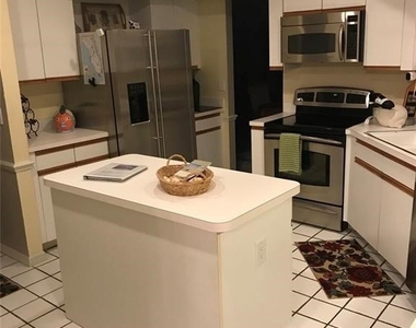 6645 Wakefield Drive - Photo Thumbnail 3