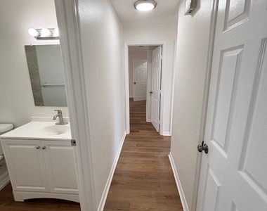 4912 York Street - Photo Thumbnail 6