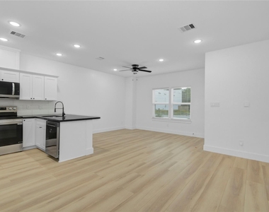 8410 Sunnyhill Street - Photo Thumbnail 10