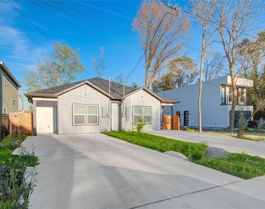 8410 Sunnyhill Street - Photo Thumbnail 2
