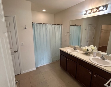 10531 Canal Brook Lane - Photo Thumbnail 13