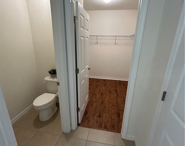 10531 Canal Brook Lane - Photo Thumbnail 14