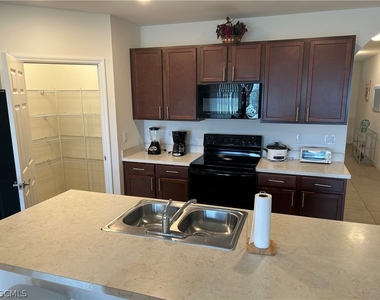 10531 Canal Brook Lane - Photo Thumbnail 9