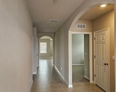 336 Nw 15th Terrace - Photo Thumbnail 2