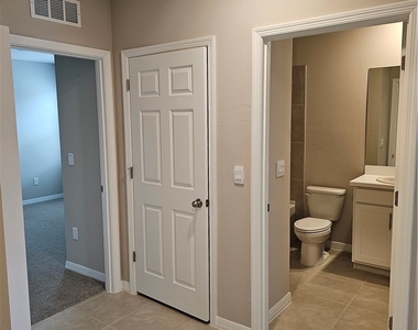 336 Nw 15th Terrace - Photo Thumbnail 3