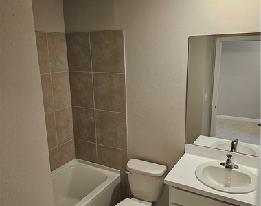 336 Nw 15th Terrace - Photo Thumbnail 6