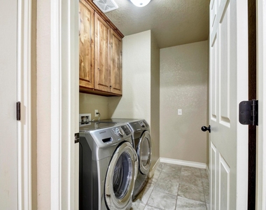 158 Pullman Road - Photo Thumbnail 11