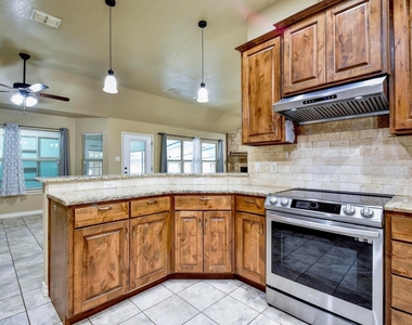 158 Pullman Road - Photo Thumbnail 10