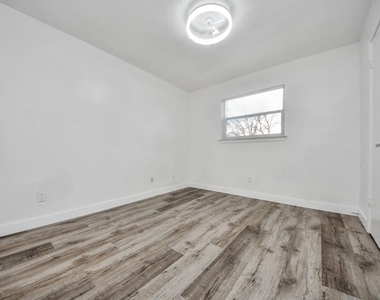 11627 Bowlan Lane - Photo Thumbnail 12