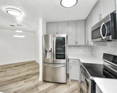 11627 Bowlan Lane - Photo Thumbnail 5