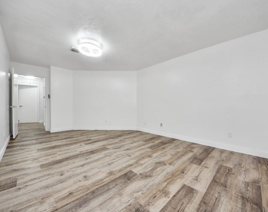 11627 Bowlan Lane - Photo Thumbnail 14