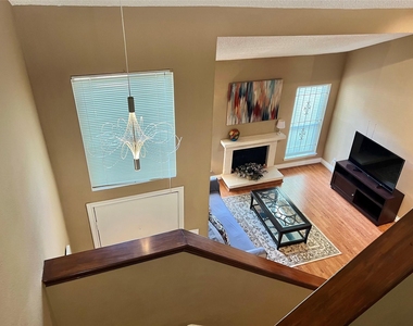 1962 Augusta Drive - Photo Thumbnail 5