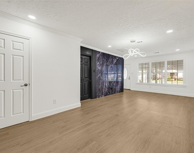 513 Main Street - Photo Thumbnail 21