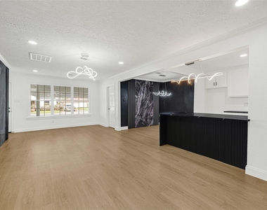 513 Main Street - Photo Thumbnail 22
