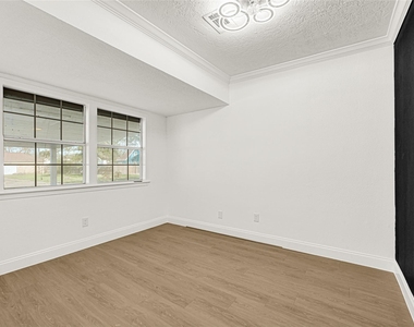 513 Main Street - Photo Thumbnail 15