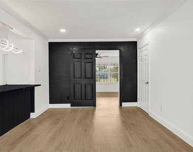 513 Main Street - Photo Thumbnail 11