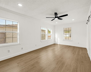 513 Main Street - Photo Thumbnail 13